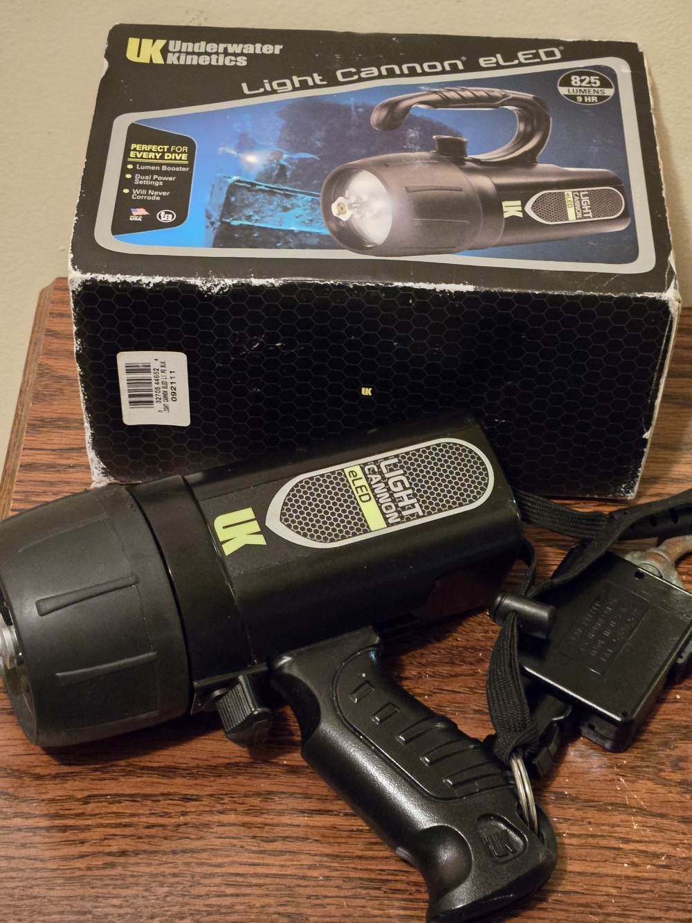 UK UNDERWATER KINETICS Light Cannon eLED Black SCUBA  Dive Spotlight W/GUN HANDL